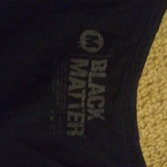 Black tank top - Picture 2 of 2